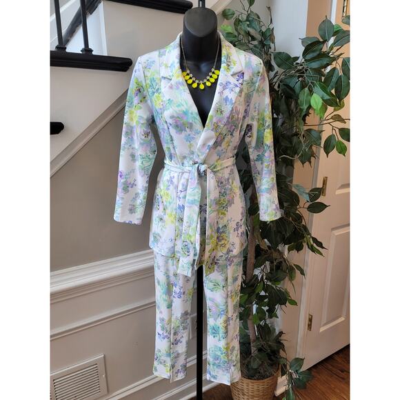 ASOS Design Maternity Pantsuit Size US 2 White Floral Blazer and Trousers Petite - Picture 2 of 12